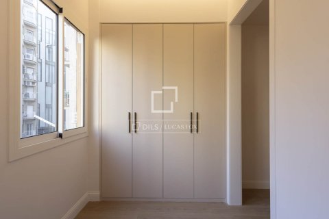 Apartment for sale in Barcelona, Spain 2 bedrooms, 84 sq.m. No. 167981 - photo 17