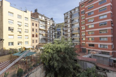 Apartment for sale in Barcelona, Spain 2 bedrooms, 84 sq.m. No. 167981 - photo 30