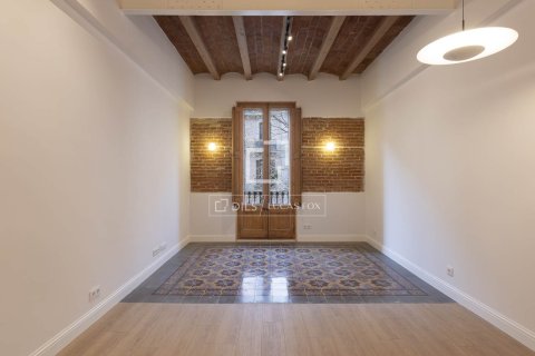 Apartment for sale in Barcelona, Spain 2 bedrooms, 84 sq.m. No. 167981 - photo 4