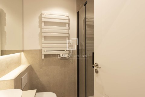 Apartment for sale in Barcelona, Spain 2 bedrooms, 84 sq.m. No. 167981 - photo 23