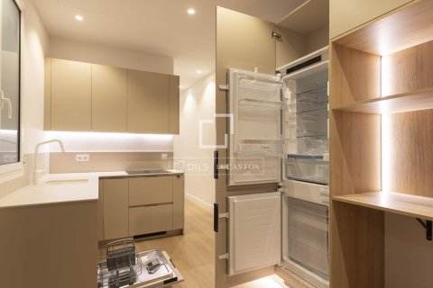 Apartment for sale in Barcelona, Spain 2 bedrooms, 84 sq.m. No. 167981 - photo 11