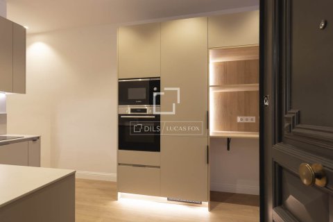 Apartment for sale in Barcelona, Spain 2 bedrooms, 84 sq.m. No. 167981 - photo 10