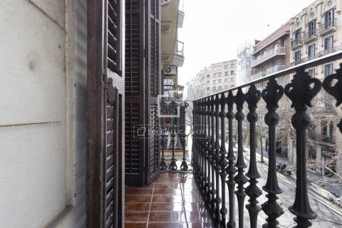 Apartment for sale in Barcelona, Spain 2 bedrooms, 84 sq.m. No. 167981 - photo 29
