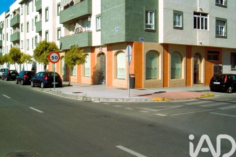 Liikekiinteistö myytävänä San Fernando, Cadiz, Espanja , 204 m2 No. 152499 - kuva 4