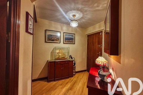 Apartment for sale in Madrid, Spain 2 bedrooms, 74 sq.m. No. 152496 - photo 8