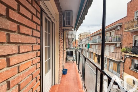 Apartment for sale in Madrid, Spain 2 bedrooms, 74 sq.m. No. 152496 - photo 3
