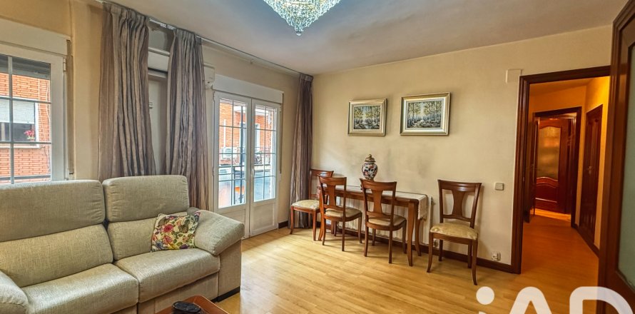 Apartment in Madrid, Spain 2 bedrooms, 74 sq.m. No. 152496