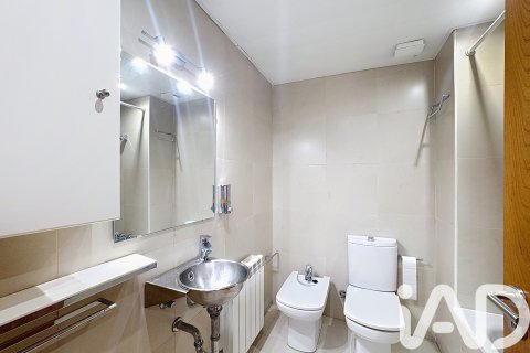 Kattohuoneisto myytävänä Vilanova i la Geltru, Barcelona, Espanja, 4 makuuhuonetta, 110 m2 No. 152498 - kuva 17