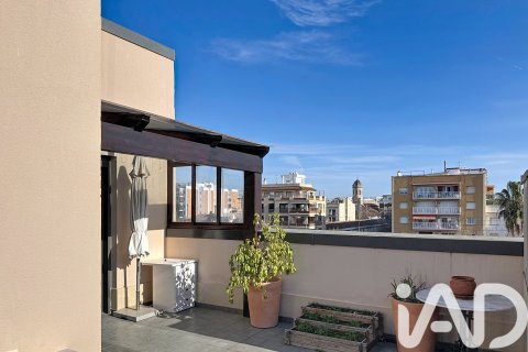 Kattohuoneisto myytävänä Vilanova i la Geltru, Barcelona, Espanja, 4 makuuhuonetta, 110 m2 No. 152498 - kuva 23