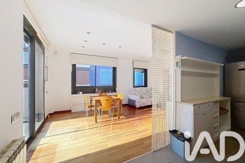 Kattohuoneisto myytävänä Vilanova i la Geltru, Barcelona, Espanja, 4 makuuhuonetta, 110 m2 No. 152498 - kuva 7