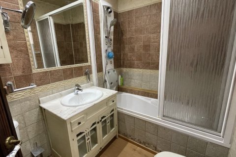 Casa adosada en venta en Torrevieja, Alicante, España 4 dormitorios, 542 m2 No. 151847 - foto 23