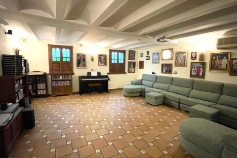 Casa adosada en venta en Torrevieja, Alicante, España 4 dormitorios, 542 m2 No. 151847 - foto 27