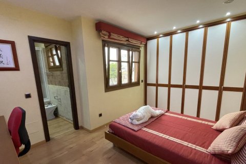 Casa adosada en venta en Torrevieja, Alicante, España 4 dormitorios, 542 m2 No. 151847 - foto 22