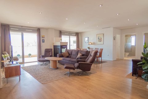 Huoneisto myytävänä Alicante, Espanja, 4 makuuhuonetta, 156 m2 No. 151844 - kuva 3