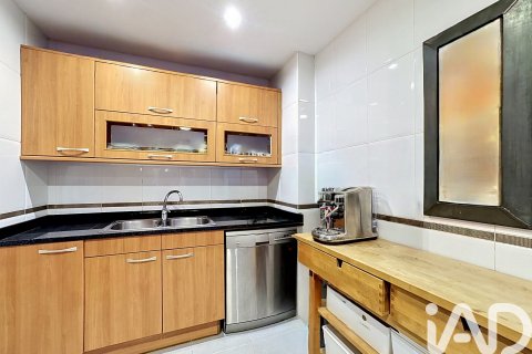 Apartment for sale in Sant Pere de Ribes, Barcelona, Spain 4 bedrooms, 206 sq.m. No. 172232 - photo 9