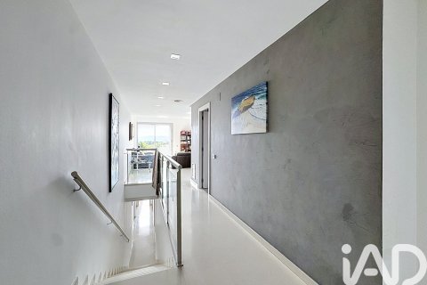 Apartment for sale in Sant Pere de Ribes, Barcelona, Spain 4 bedrooms, 206 sq.m. No. 172232 - photo 7
