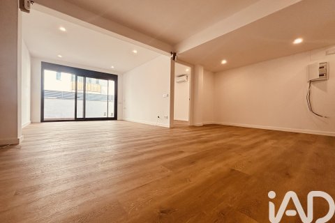 Lokal usługowy w Sabadell, Barcelona, Hiszpania 2 sypialnie, 89 mkw. nr 172235 – zdjęcie 2
