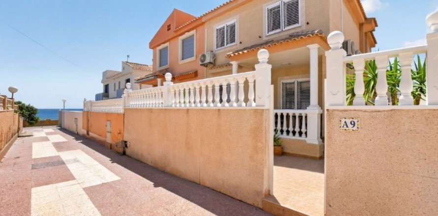 Casa adosada en Cabo Cervera-Playa la Mata, Alicante, España 3 dormitorios, 104 m2 No. 189497