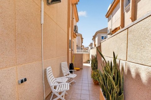 Casa adosada en venta en Cabo Cervera-Playa la Mata, Alicante, España 3 dormitorios, 104 m2 No. 189497 - foto 7