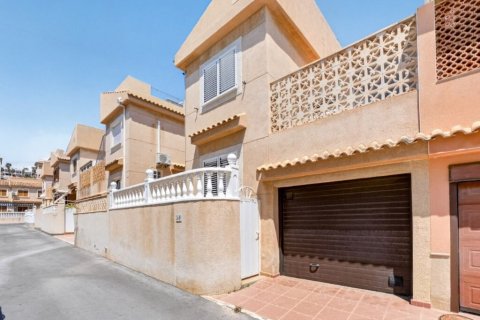 Casa adosada en venta en Cabo Cervera-Playa la Mata, Alicante, España 3 dormitorios, 104 m2 No. 189497 - foto 9