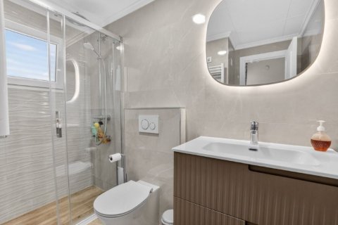 Casa adosada en venta en Cabo Cervera-Playa la Mata, Alicante, España 3 dormitorios, 104 m2 No. 189497 - foto 22