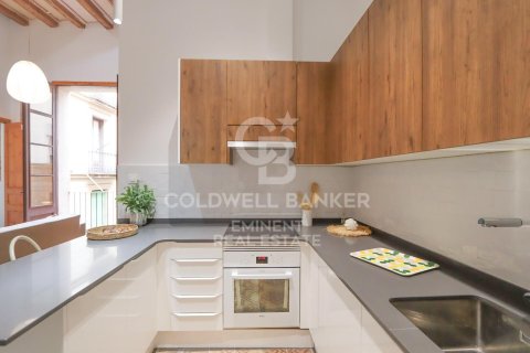 Huoneisto myytävänä Barcelona, Espanja, 2 makuuhuonetta, 85 m2 No. 160435 - kuva 12