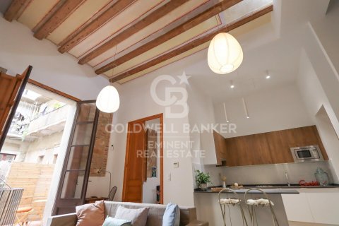 Huoneisto myytävänä Barcelona, Espanja, 2 makuuhuonetta, 85 m2 No. 160435 - kuva 2