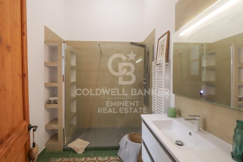 Huoneisto myytävänä Barcelona, Espanja, 2 makuuhuonetta, 85 m2 No. 160435 - kuva 16