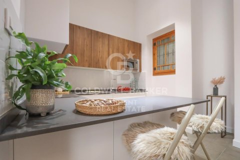 Huoneisto myytävänä Barcelona, Espanja, 2 makuuhuonetta, 85 m2 No. 160435 - kuva 10