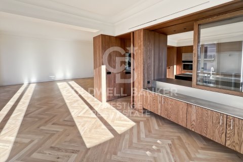 Lägenhet till salu i Barcelona, Spanien 4 sovrum, 220 kvm. Nr. 160436 - foto 3