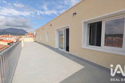Продажа пентхауса в Олеса де Монтсеррат, Барселона, Испания 4 спальни, 134м2 №195053 - фото 2