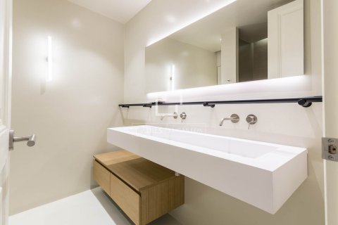 Apartamento en venta en Barcelona, España 3 dormitorios, 144 m2 No. 167572 - foto 27
