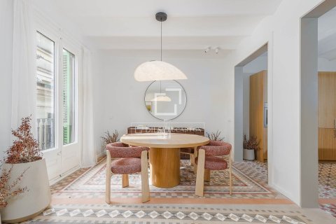 Apartamento en venta en Barcelona, España 3 dormitorios, 144 m2 No. 167572 - foto 3