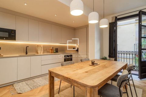 Apartment à vendre à Barcelona, Espagne, 2 chambres, 100 m2 No. 167576 - photo 3