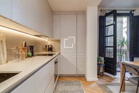 Apartment à vendre à Barcelona, Espagne, 2 chambres, 100 m2 No. 167576 - photo 15
