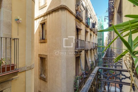 Продажа квартиры в Барселона, Испания 2 спальни, 100м2 №167576 - фото 30