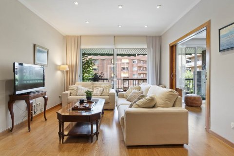 Apartamento en venta en Barcelona, España 3 dormitorios, 118 m2 No. 167573 - foto 4