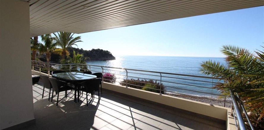 Apartment in El Mascarat, Alicante, Spain 260 sq.m. No. 165770