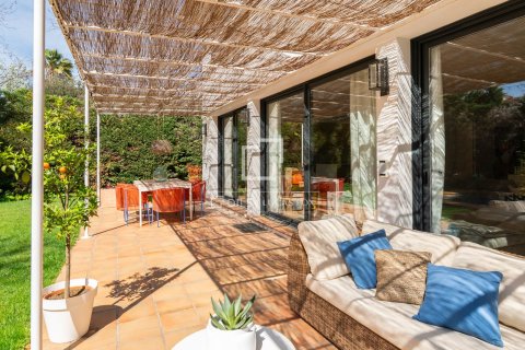 Villa en venta en Sant Cugat del Vallès, Barcelona, España 5 dormitorios, 300 m2 No. 167563 - foto 6