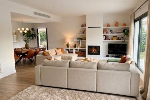Villa en venta en Sant Cugat del Vallès, Barcelona, España 5 dormitorios, 300 m2 No. 167563 - foto 13