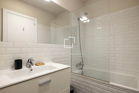 Apartament w Barcelona, Hiszpania 2 sypialnie, 99 mkw. nr 167560 – zdjęcie 13