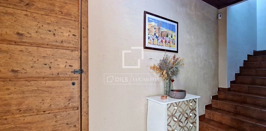 Villa en Vilanova i la Geltrú, Barcelona, España 4 dormitorios, 199 m2 No. 167562