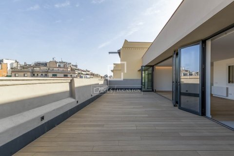 Penthouse w Barcelona, Hiszpania 3 sypialnie, 219 mkw. nr 150904 – zdjęcie 13