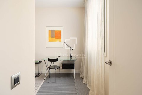 Apartament w Barcelona, Hiszpania 3 sypialnie, 188 mkw. nr 150903 – zdjęcie 25