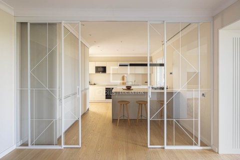 Apartament w Barcelona, Hiszpania 3 sypialnie, 188 mkw. nr 150903 – zdjęcie 17