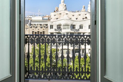 Apartament w Barcelona, Hiszpania 4 sypialnie, 226 mkw. nr 150908 – zdjęcie 4