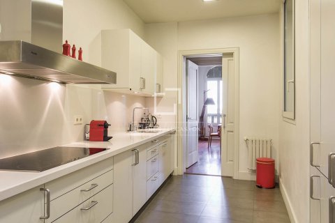 Apartament w Barcelona, Hiszpania 4 sypialnie, 226 mkw. nr 150908 – zdjęcie 10