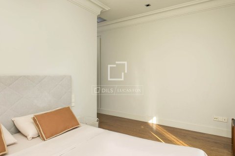 Apartament w Barcelona, Hiszpania 4 sypialnie, 226 mkw. nr 150908 – zdjęcie 24