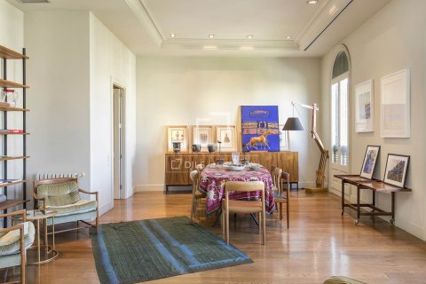 Apartament w Barcelona, Hiszpania 4 sypialnie, 226 mkw. nr 150908 – zdjęcie 3