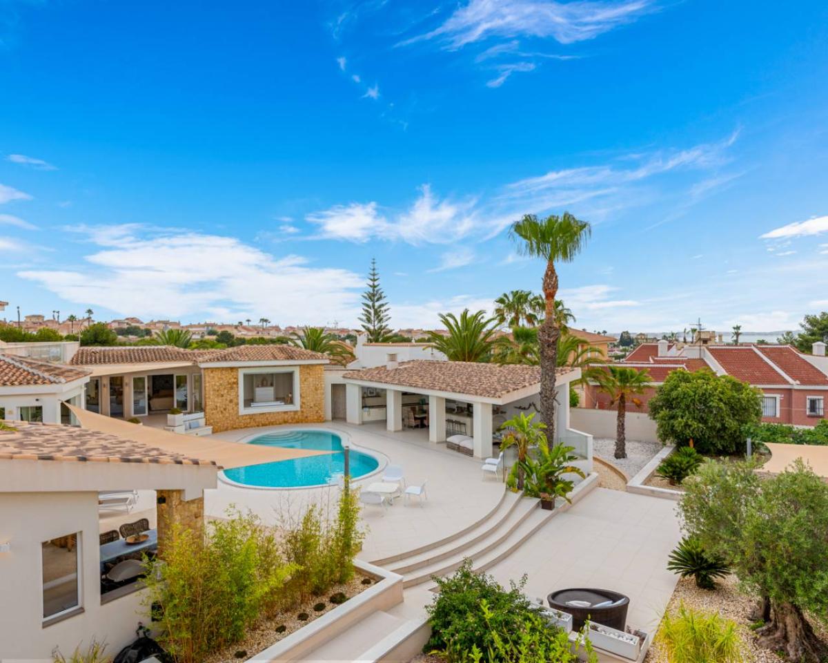 Huvila Ciudad Quesada, Alicante, Espanja 4 makuuhuonetta, 427 m2 No. 102715